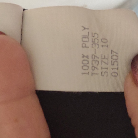 Pendleton button down top. Size 10 - Picture 10 of 15